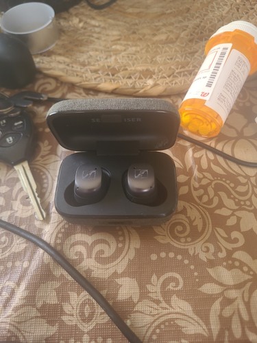 New sennheiser momentum true - new,
