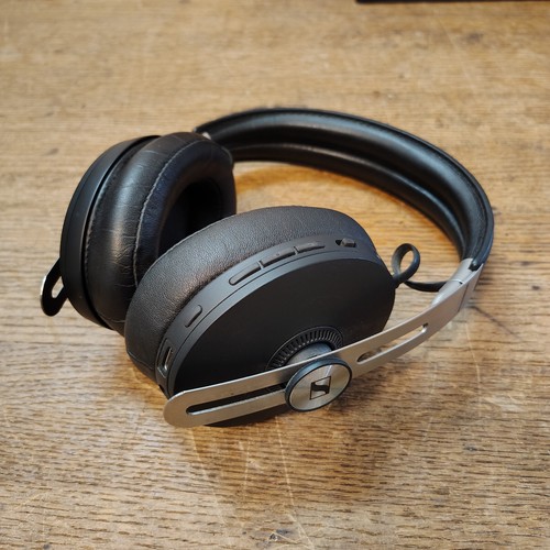 Preowned sennheiser momentum - preowned,